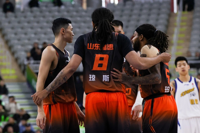 PG模拟器-山东男篮拒绝爆冷！全力击败广州，新外援CBA首秀，央视直播